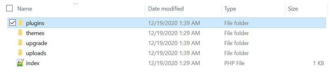 Rinominate la cartella dei plugin per disabilitare tutti i plugin e ripristinare l'accesso.